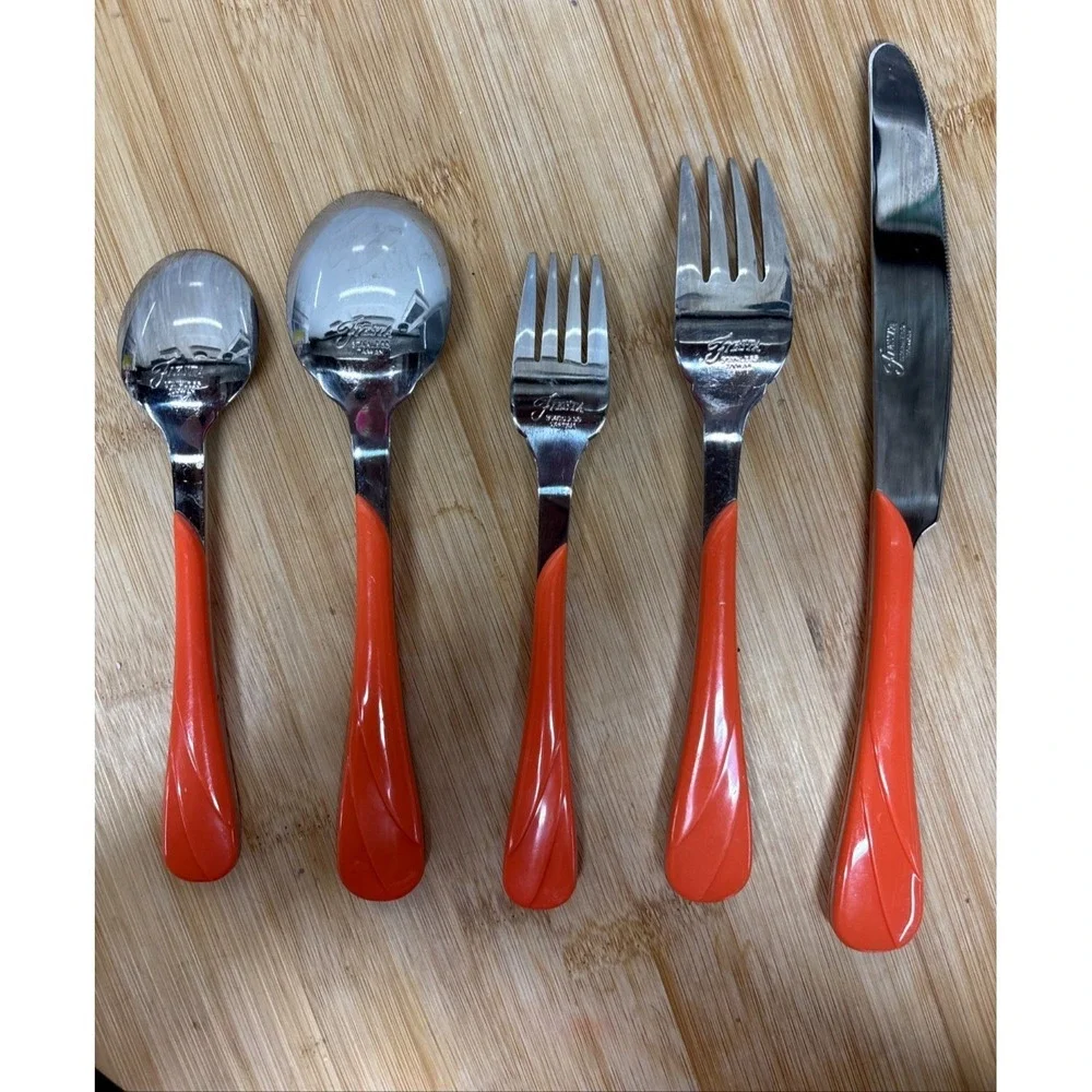 Retired Fiesta Flatware - Swirl Pattern Orange 5-Piece Place Setting Fiestaware